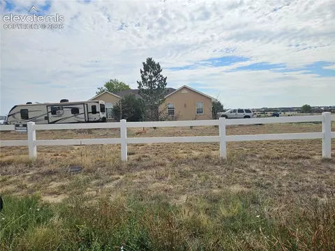 1566 R St, Penrose, CO 81240