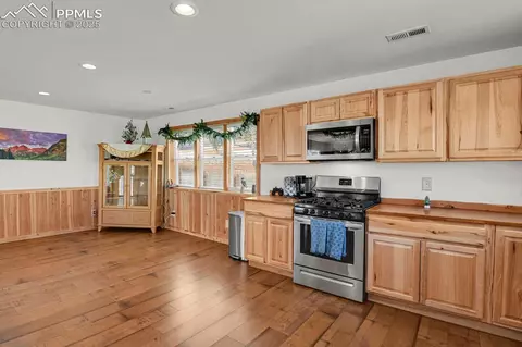 Kitchen - 1053 Will Scarlet Dr, Divide, CO 80814 photo 2 of 2