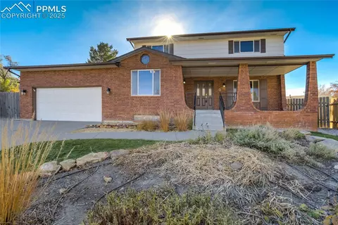 6 Strawflower Ct, Pueblo, CO 81001