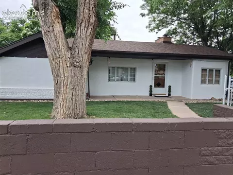 804 Cherry Ln, Pueblo, CO 81005