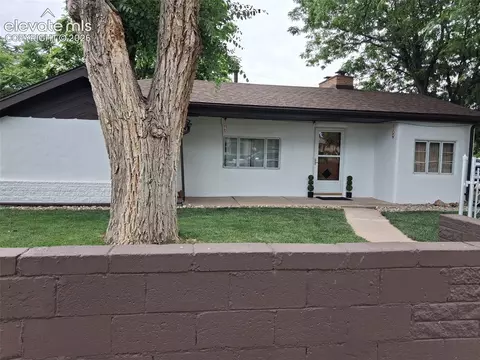 804 Cherry Ln, Pueblo, CO 81005