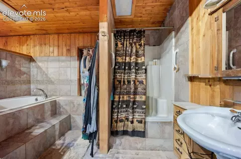 Bath - 6001 Boulder Ave, Rye, CO 81069 photo 2 of 4