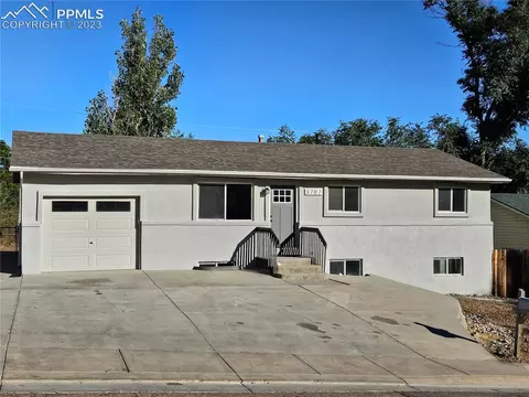 3707 Pembroke St, Colorado Springs, CO 80907