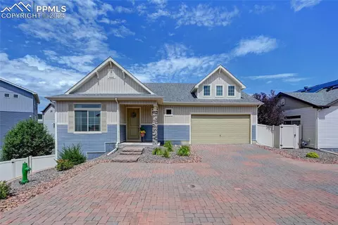6682 Golden Briar Ln, Colorado Springs, CO 80927