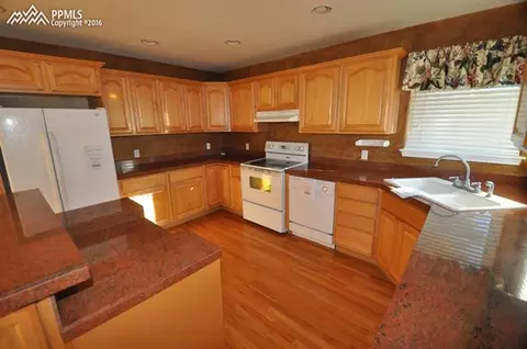 1026 Bowstring Rd, Monument, CO 80132 photo 4