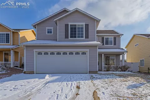 2228 Meadowlark Ln, Pueblo, CO 81008