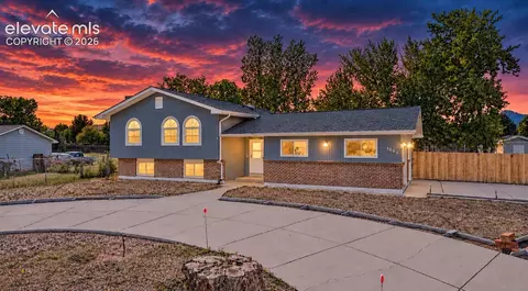 3642 W Cresta Loma Cir, Colorado Springs, CO 80911