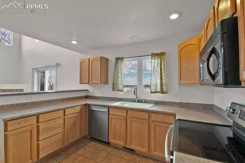 8407 Weiscamp Rd, Peyton, CO 80831 photo 9