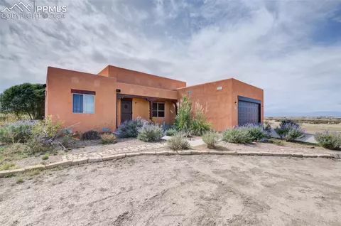 1560 E Jesse James Ave, Pueblo, CO 81007