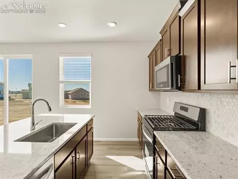 10060 Kingsbury Dr, Peyton, CO 80831 photo 6