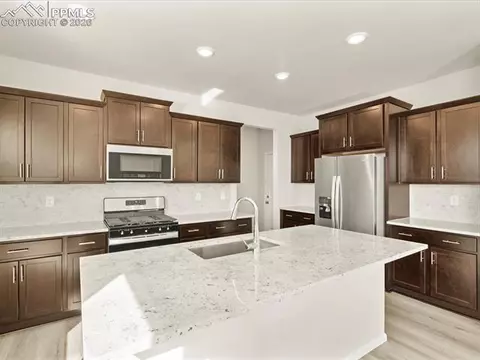 10060 Kingsbury Dr, Peyton, CO 80831 photo 4