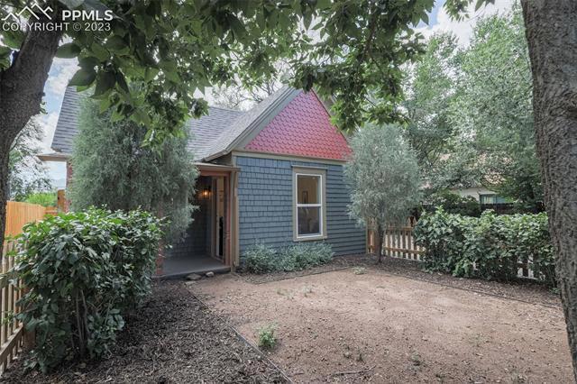 905 W Cucharras St, Colorado Springs, CO 80905