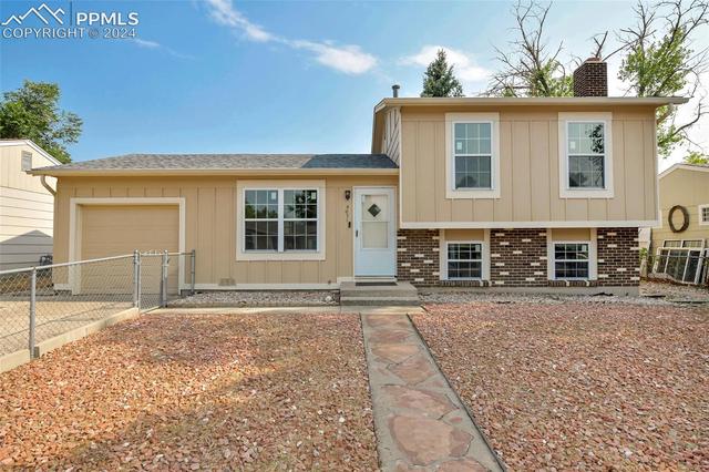 4071 London Ln, Colorado Springs, CO 80916