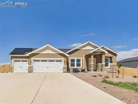 1437 N Chuckwagon Ln, Pueblo West, CO 81007