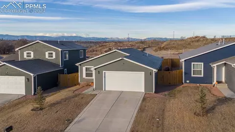 1424 Rivers Run Ave, Pueblo, CO 81001
