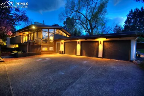 2 Heather Dr, Colorado Springs, CO 80906