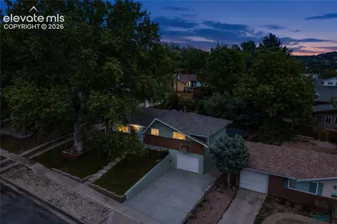 1911 Berkshire Ln, Colorado Springs, CO 80909