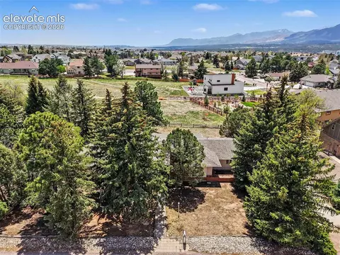 145 Huntington Beach Dr, Colorado Springs, CO 80921