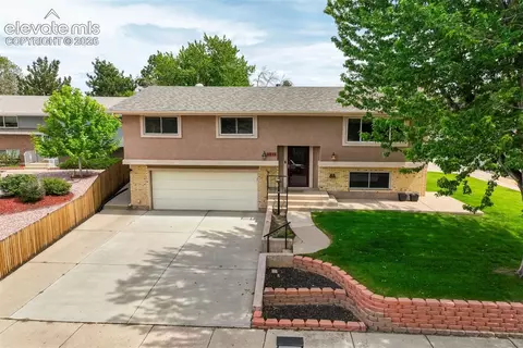 2814 Ridgeglen Pl, Colorado Springs, CO 80918