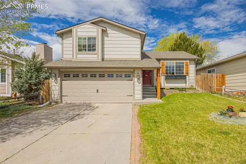 6334 Chantilly Pl, Colorado Springs, CO 80922