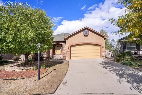 9667 Snowberry Cir, Colorado Springs, CO 80920