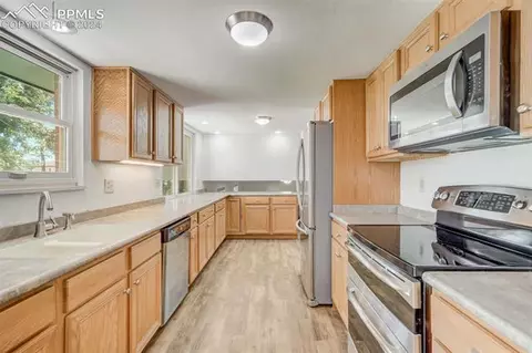 810 Hoorne Ave, Colorado Springs, CO 80907
