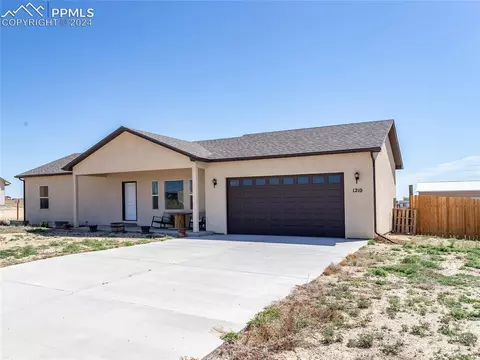 1210 N Ladonia Dr, Pueblo, CO 81007