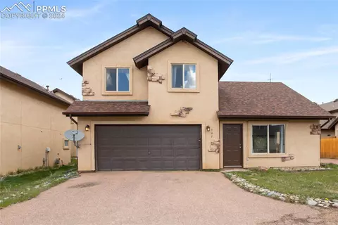 747 Apache Trl, Woodland Park, CO 80863