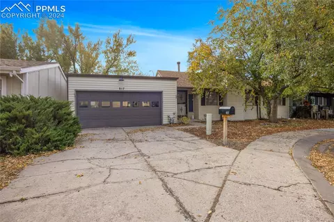 817 San Antonio Pl, Colorado Springs, CO 80906