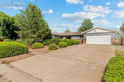 927 Panorama Dr, Colorado Springs, CO 80904