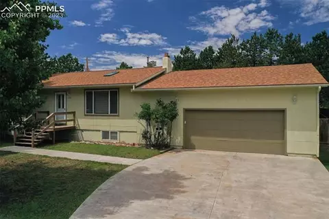 1200 Sundance St, Woodland Park, CO 80863