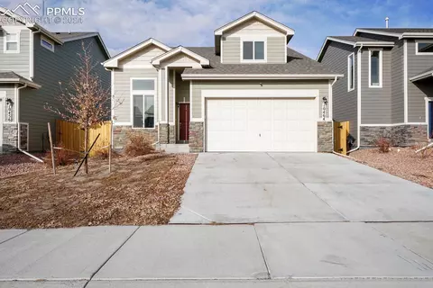 10464 Kalama Dr, Colorado Springs, CO 80925
