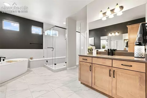 Bath - 5425 Mesa Top Dr, Monument, CO 80132 photo 3 of 6