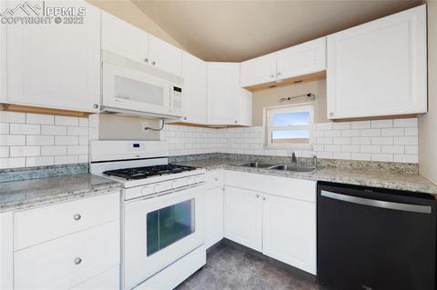 35935 Corona Rd, Yoder, CO 80864 photo 11