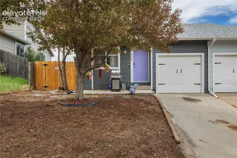 5223 Solar Ridge Dr, Colorado Springs, CO 80917