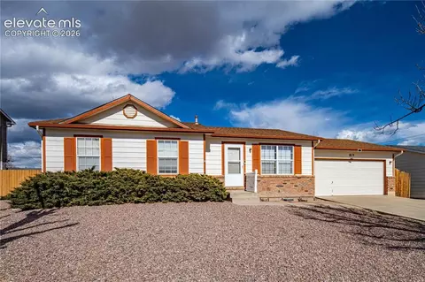 813 Meadows Ave, Canon City, CO 81212