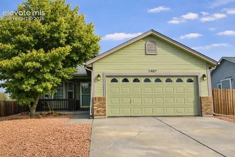 7487 Farmcrest Rd, Colorado Springs, CO 80925