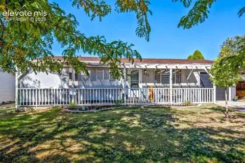 425 Calle Entrada Na Na, Fountain, CO 80817