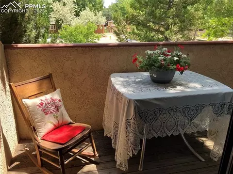 686 Echo Ln, Colorado Springs, CO 80904