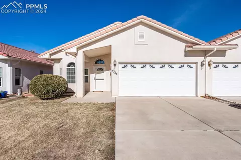 4523 Briarcrest Dr, Pueblo, CO 81005