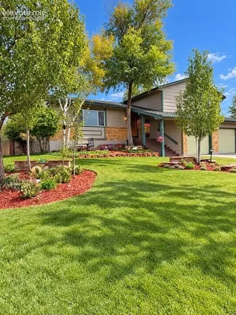 7165 Woodstock St, Colorado Springs, CO 80911