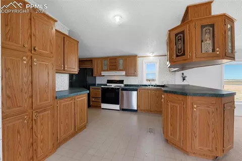 33510 Fossinger Rd, Yoder, CO 80864 photo 3