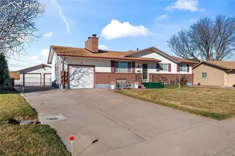 61 Radcliff Ln, Pueblo, CO 81005