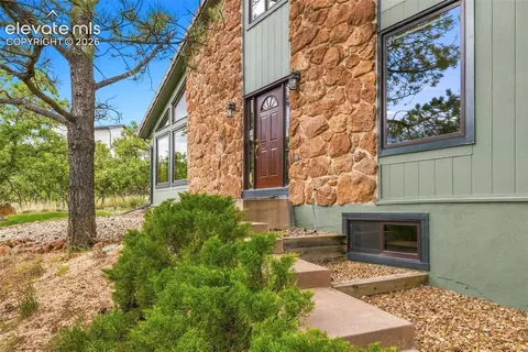 1440 Oak Hills Dr, Colorado Springs, CO 80919