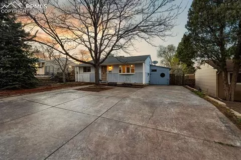 2104 Salt Dr, Colorado Springs, CO 80910