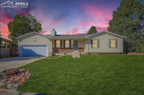 6040 Eagles Nest Ct, Colorado Springs, CO 80918