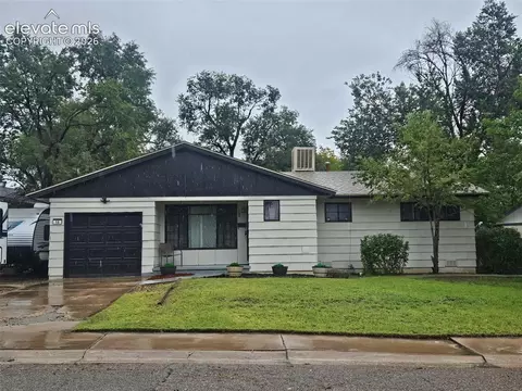 18 Dundee Ln, Pueblo, CO 81001