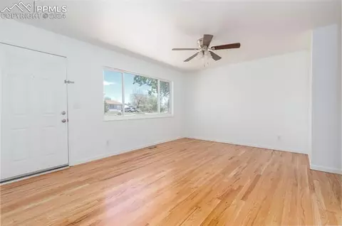 926 Potter Dr, Colorado Springs, CO 80909