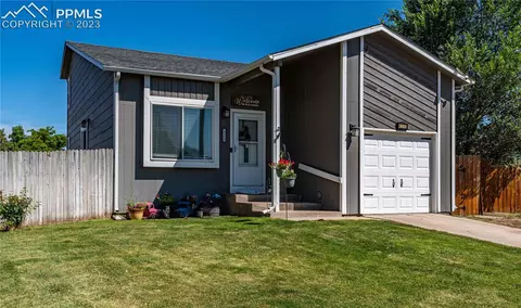 4560 Hollyridge Dr, Colorado Springs, CO 80916