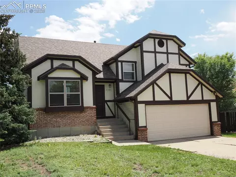 1305 Suncrest Way, Colorado Springs, CO 80906